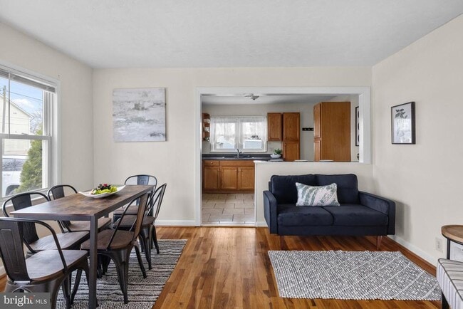 Photo - 405 E 7th Ave