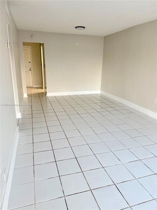 Photo - 677 SW 9th Ave Unit 309