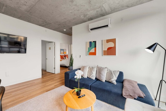 Photo - 853 W Blackhawk St Unit SI FL6-ID1466133P