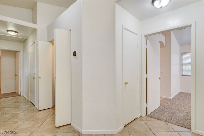 Building Photo - 7533 Wandering St