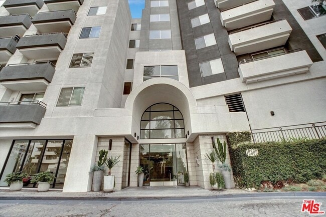 Photo - 10600 Wilshire Blvd House