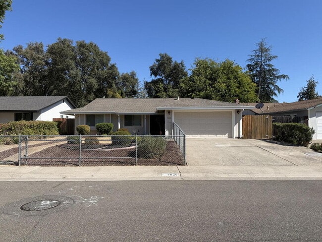 Building Photo - 5620 Greenacres Way