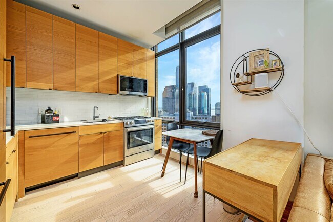 Photo - 10 Provost St Unit PH04