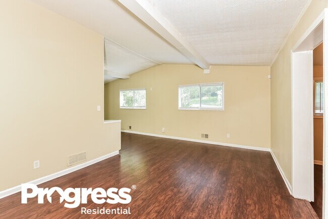 Photo - 2351 Pinewood Dr