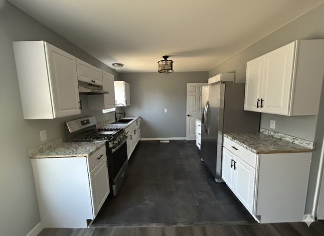 Photo - 10411 Royal Dr