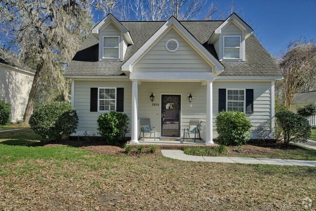 Building Photo - Cozy Cape Cod Home