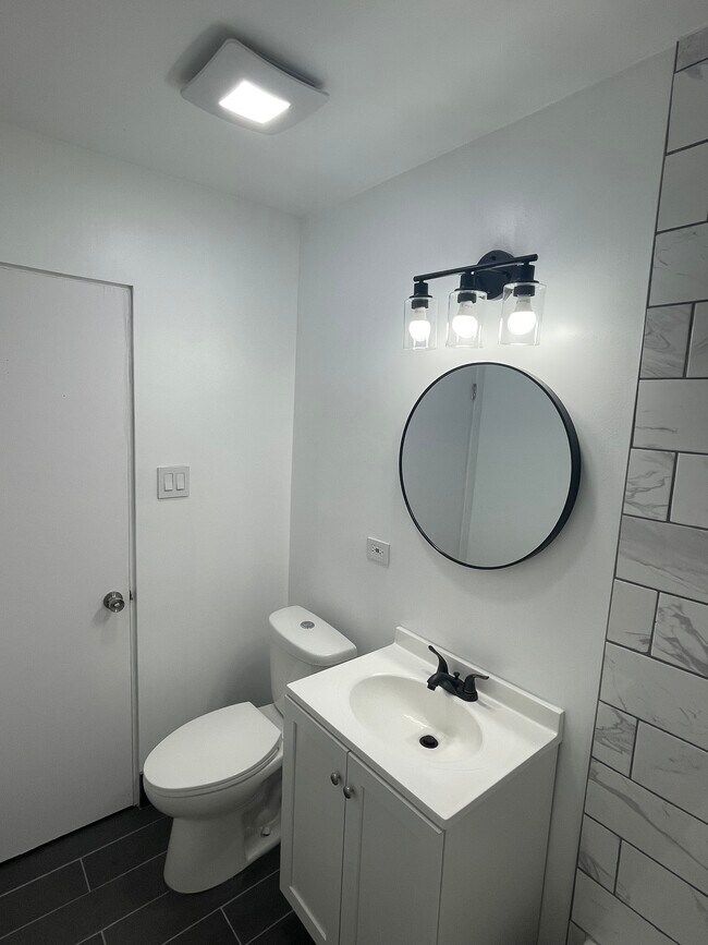 Photo - 148 E Quincy St Unit 2