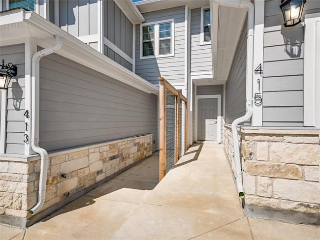 Photo - 415 Parkline Dr