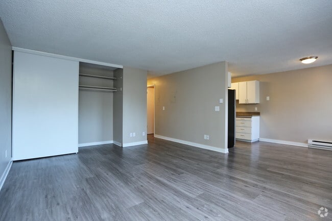 Crestwood Apartments
