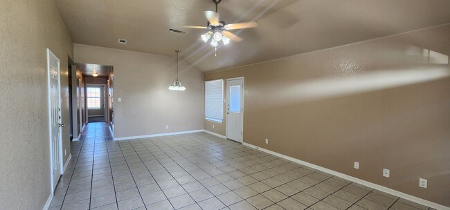 Photo - 3 Bedroom / 2 Bath Duplex – Clear Creek Area – Killeen, TX