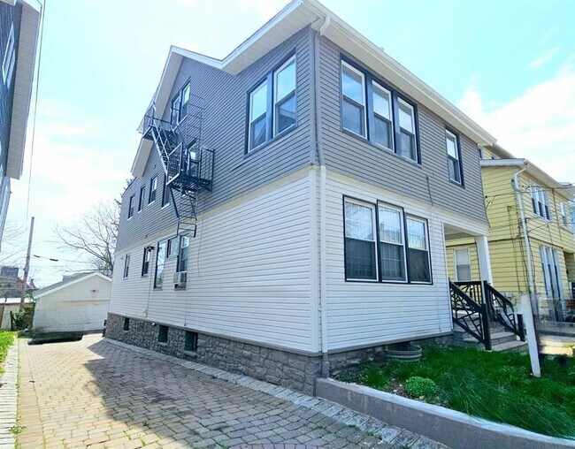 8 Boyden Pkwy S Unit 1