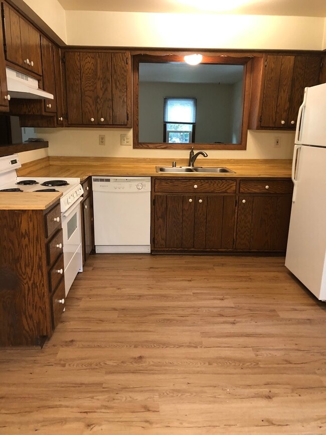 Photo - 1042 S Imperial Dr