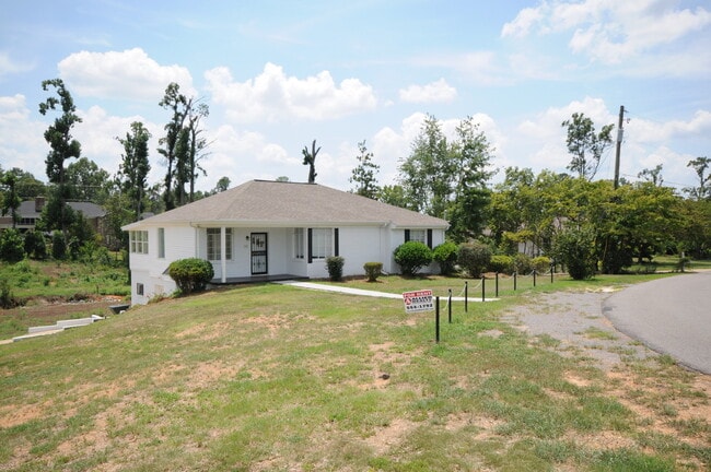 Building Photo - 16 Windsor Dr Rental