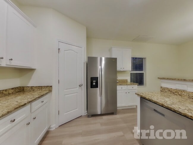 Photo - 2729 Yurman Rd