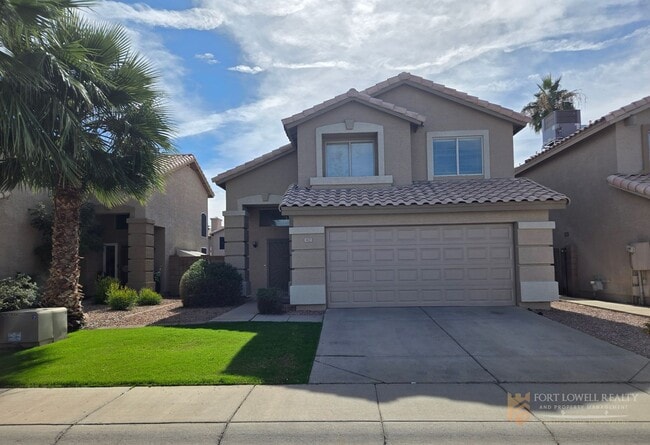 Building Photo - Fully remodeled, spacious 3 bed 2.5 bath, two-story home in Phoenix