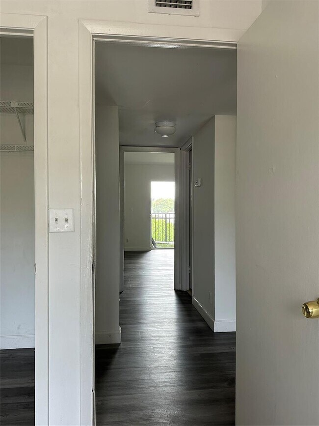 Photo - 3321 Quail Close