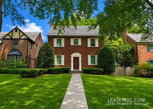 Building Photo - 4825 Butterworth Pl NW