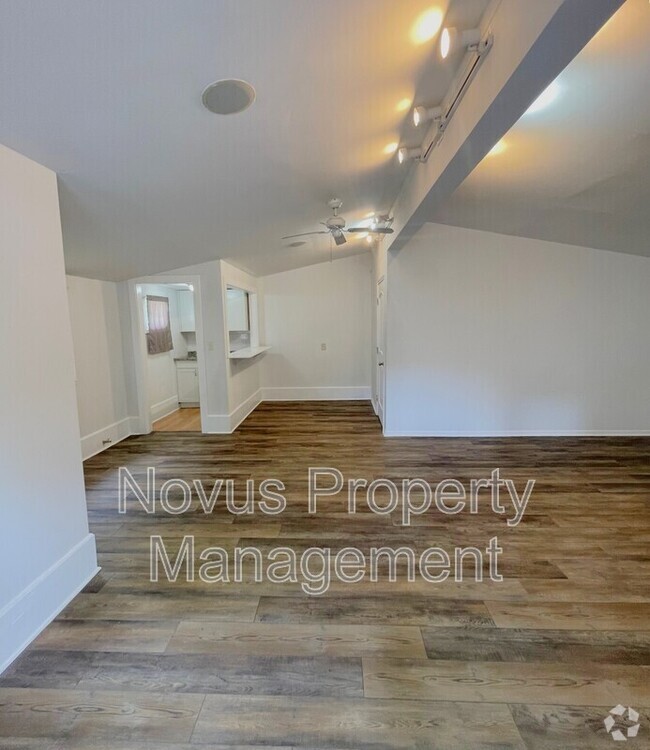 Building Photo - 328 "B" Maple St Rental