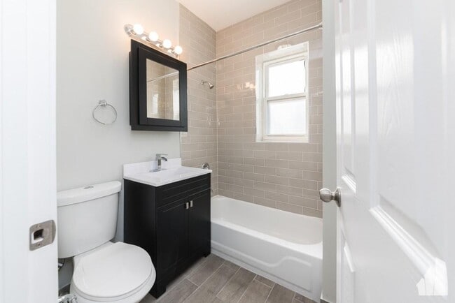 Photo - 3 bedroom in Chicago IL 60647 Unit 1