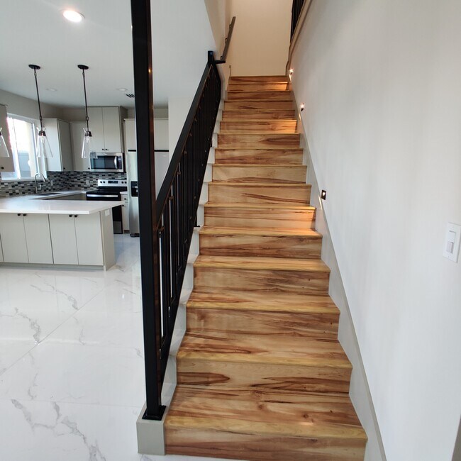 Photo - 216 Canary Ave