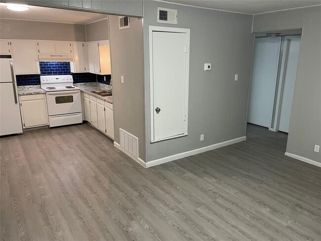 Photo - 1209 Vance St Unit 14