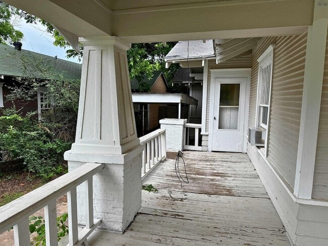 Photo - 1705 Pearl Ave