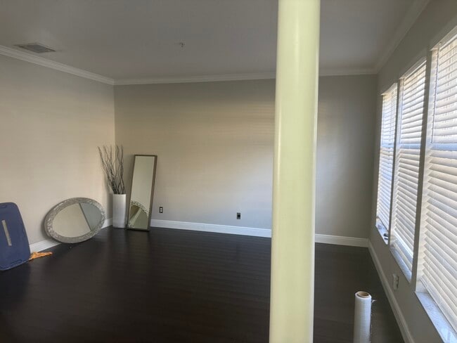 Photo - 2963 Upper Park Rd