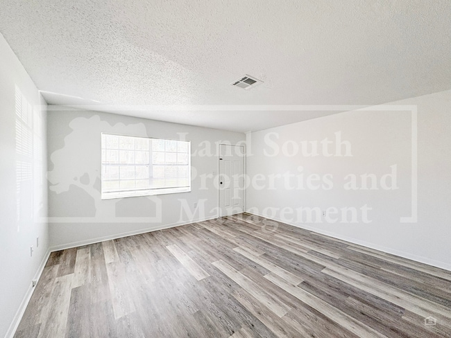 Photo - 1703 King Ave