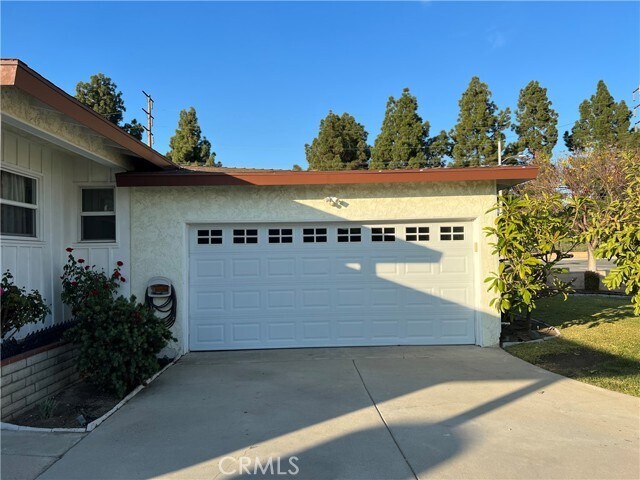 Photo - 14309 La Mesa Dr House