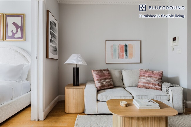 Photo - 118 Christopher St Unidad FL2-ID1762