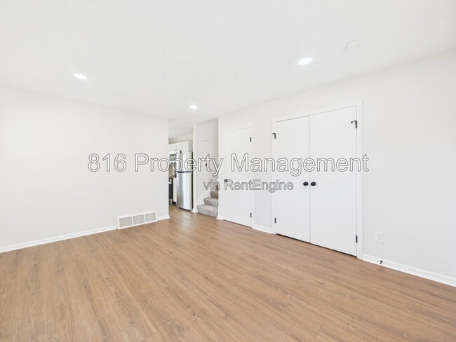 Photo - 7030 Ewing Ave