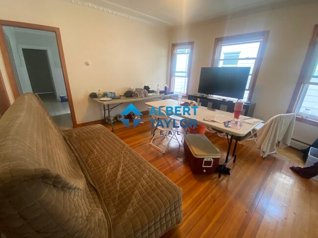 Photo - 10 Evergreen Ave Unit 3