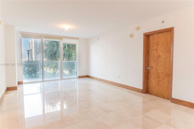 Photo - 31 SE 5th St Unidad 1208