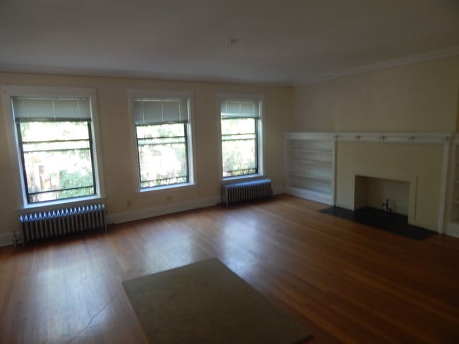 Photo - 5211 S Greenwood Ave