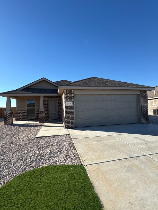 Building Photo - $500 OFF first months rent ask us today!!!! Willowbend for the Holidays!