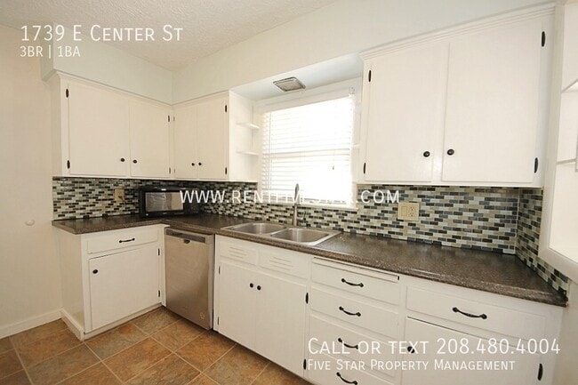 Photo - 1739 E Center St