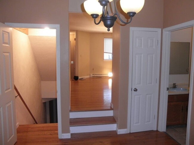 Building Photo - 31 Fairfield Park