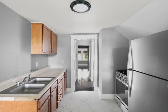 Photo - 190 St Charles St Unit 3
