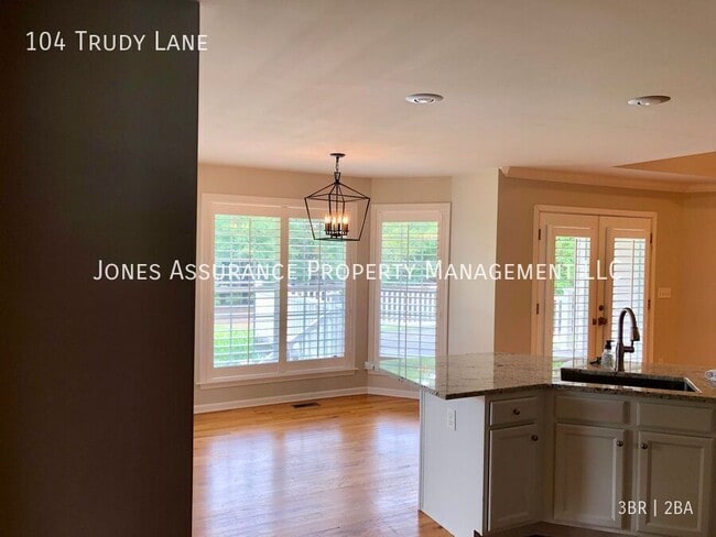 Photo - 104 Trudy Ln