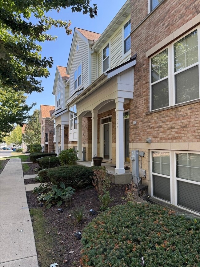 Photo - 5588 Cambridge Way