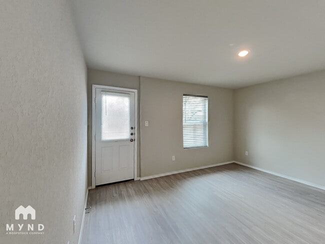 Photo - 4220 Thalweg Way