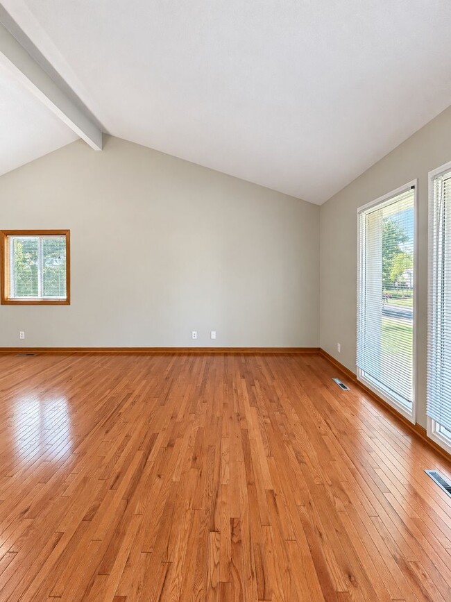 Photo - 7113 S 75th Ave