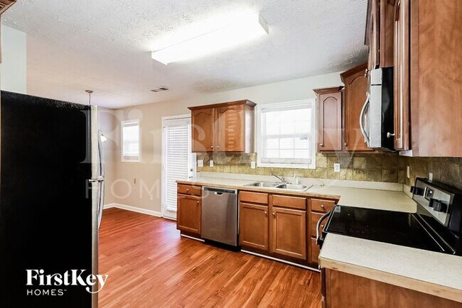 Photo - 245 Shadowbrooke Cir SW