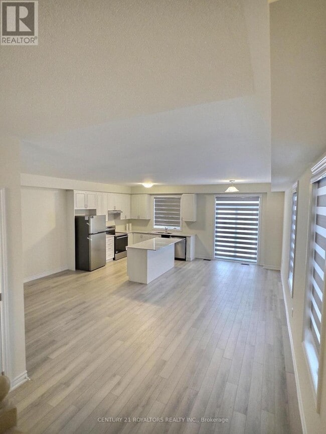 Photo - 93 McGill Ave