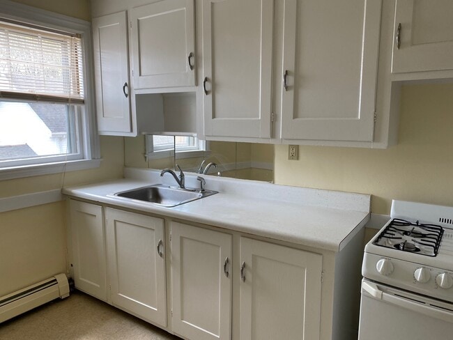 Building Photo - 464 Highland Ave Unit 6