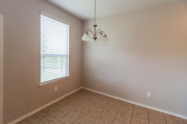 Photo - 368 Magma Dr