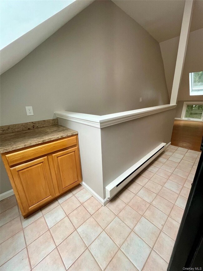 56 Tilden Ln Unit 2nd Floor Front
