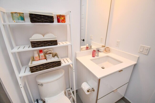 Photo - 415 Sea Ray Ave Unit SI ID1556416P