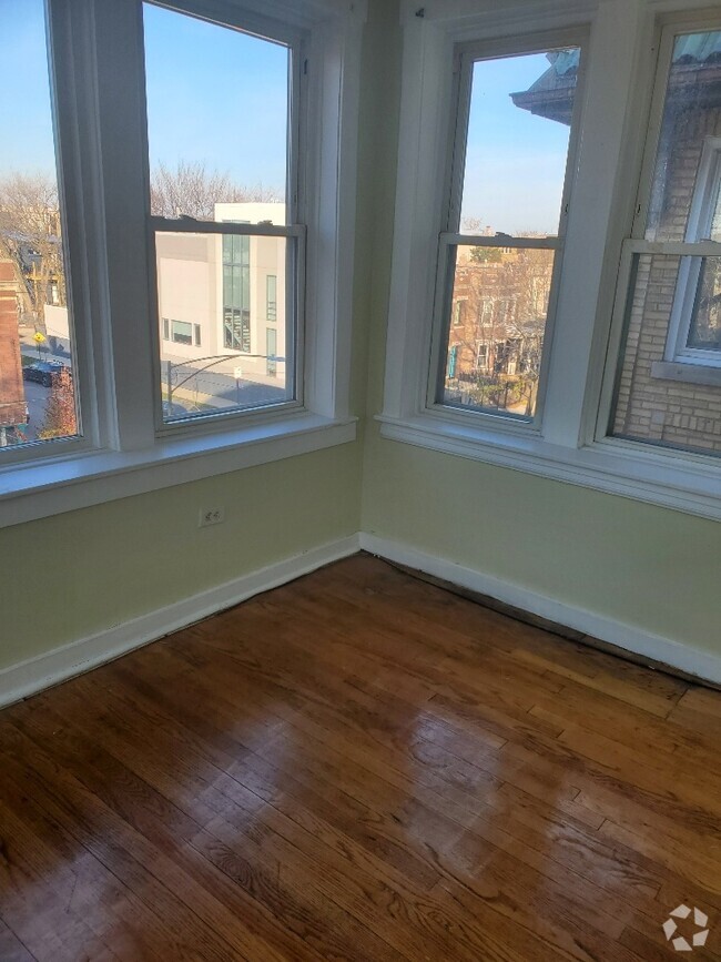 Building Photo - 3303 W Potomac Ave Rental