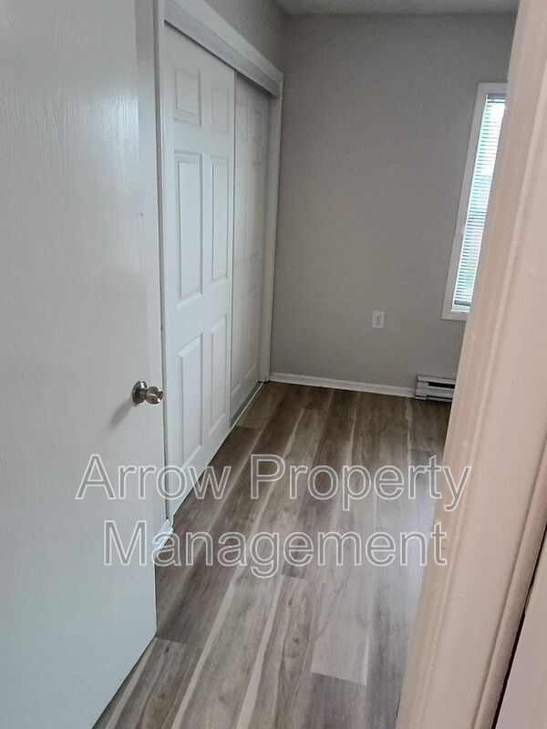 Photo - 515 E 7th St